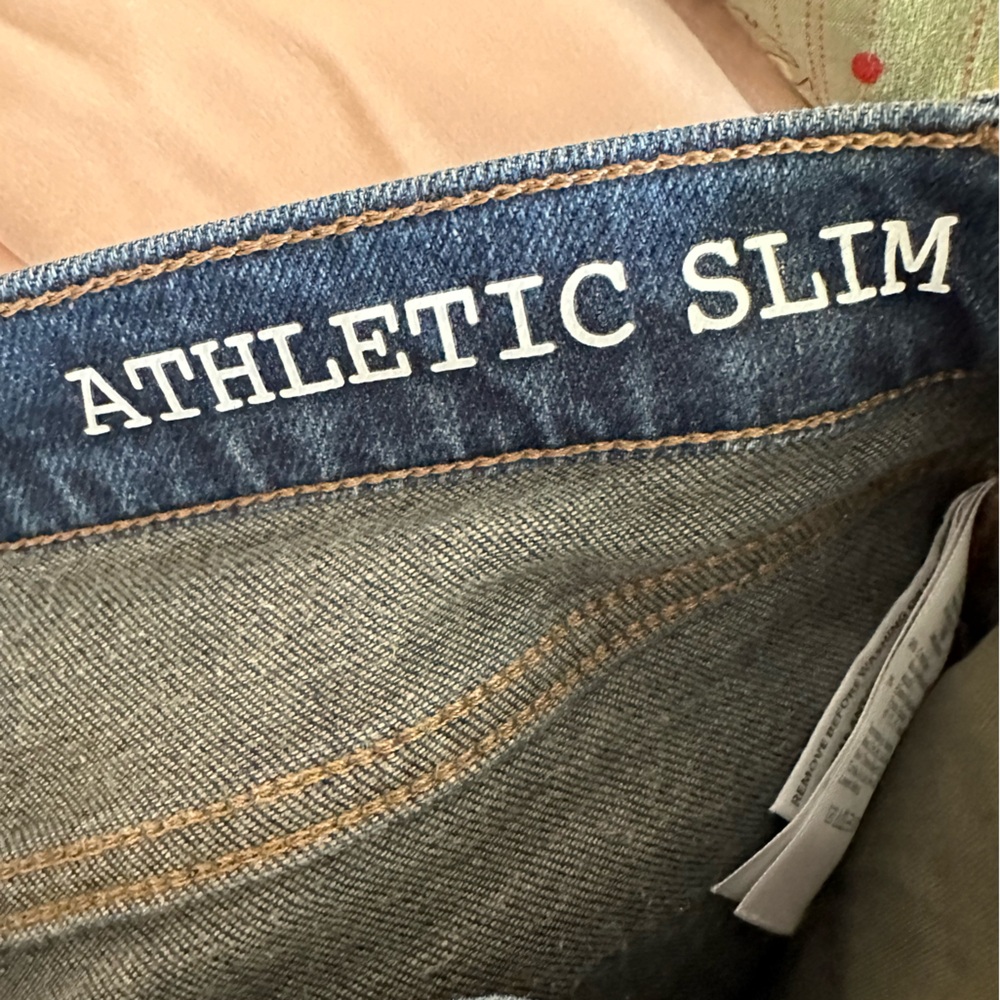 Madewell Men's Athletic Slim Jeans in Stratfield Wash, size 28 - Picture 6 of 8